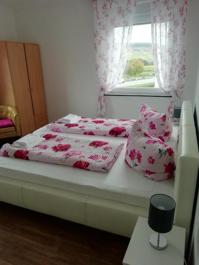 Pension Breidbach Ensch Esterno foto